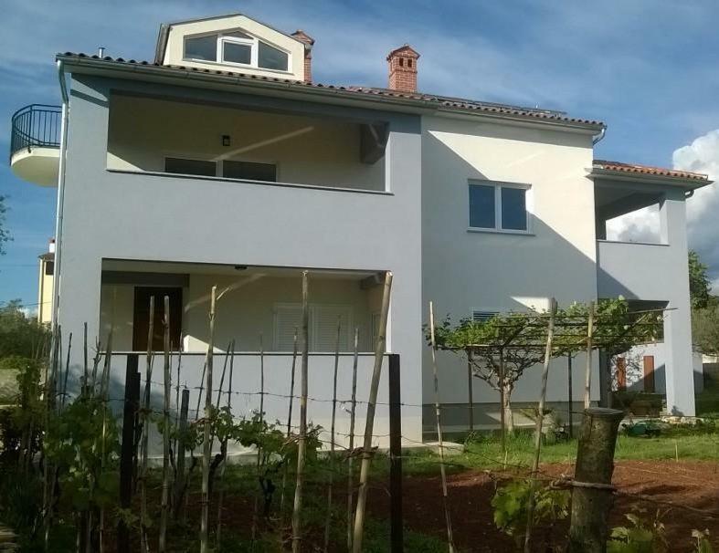 Apartments Villa Ulivo - Apartment Sol Фажана Экстерьер фото